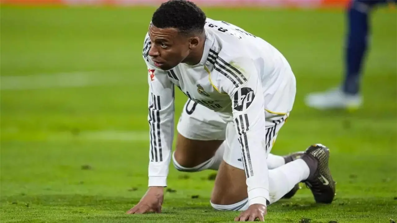 سبورت: ريال مدريد يفلت من أزمته بـ”التحكيم”.. وأرقام مبابي تفضح الواقع